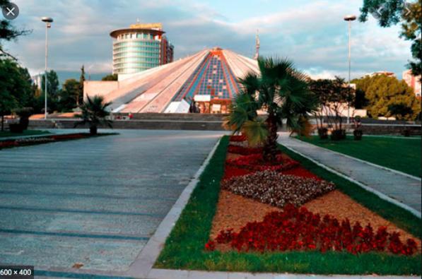 Center 4 * Tiranë